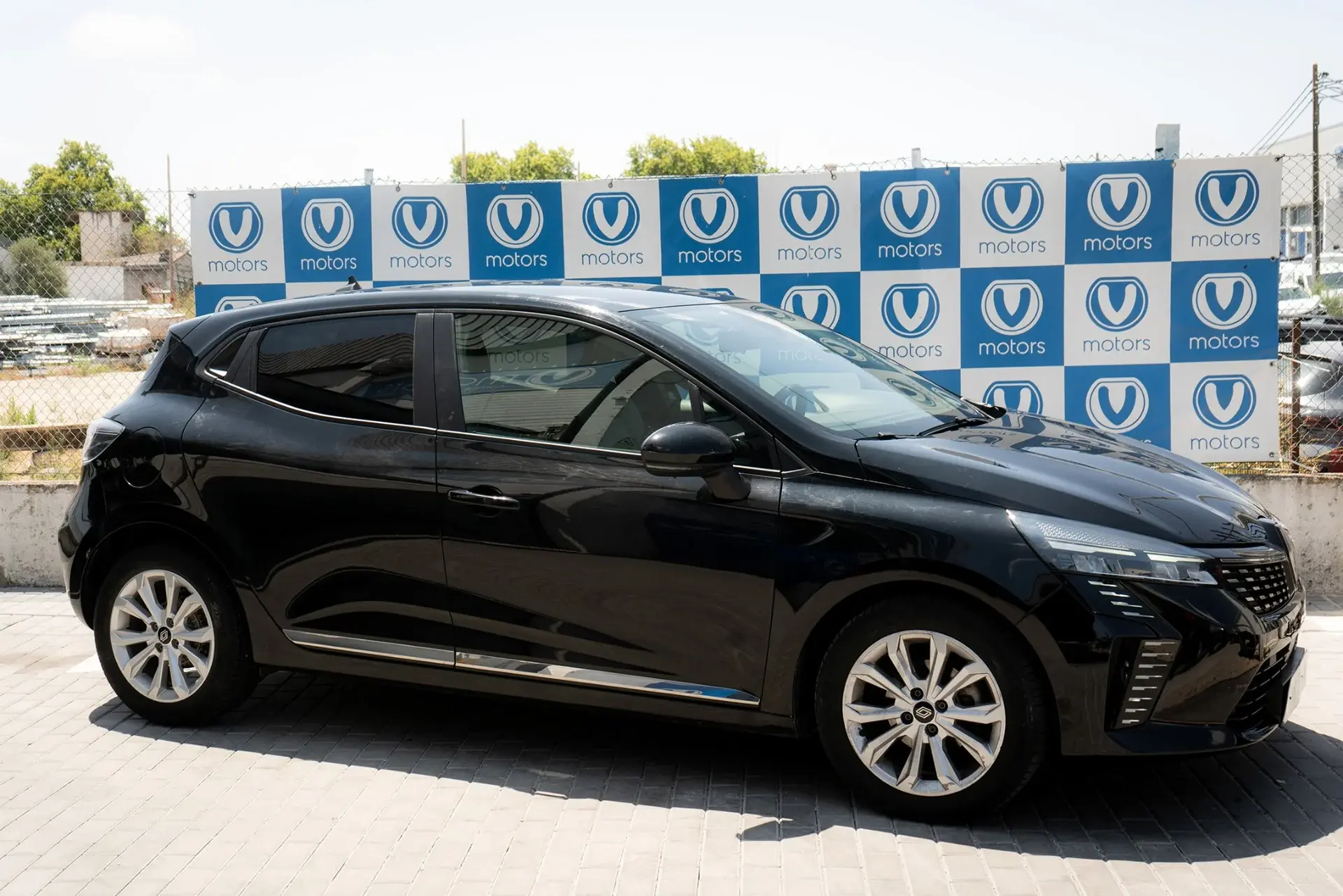Renault Clio 1.0 TCe Evolution 2024 usado à venda na V Motors, Évora